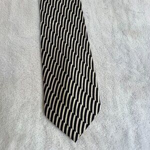Pavone Mens Handmade Silk Necktie Black & White Striped Pattern Made In Italy